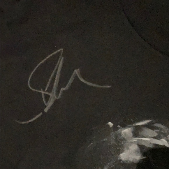 Exclusive signed official shawn mendes shirt - Picture 2 of 3